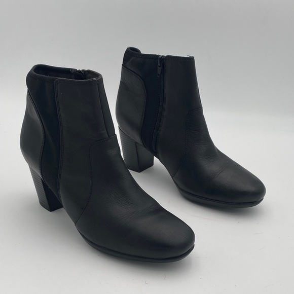 Clarks Black Leather Ankle Booties women 11M leather casual office retro Y2K - Picture 1 of 16